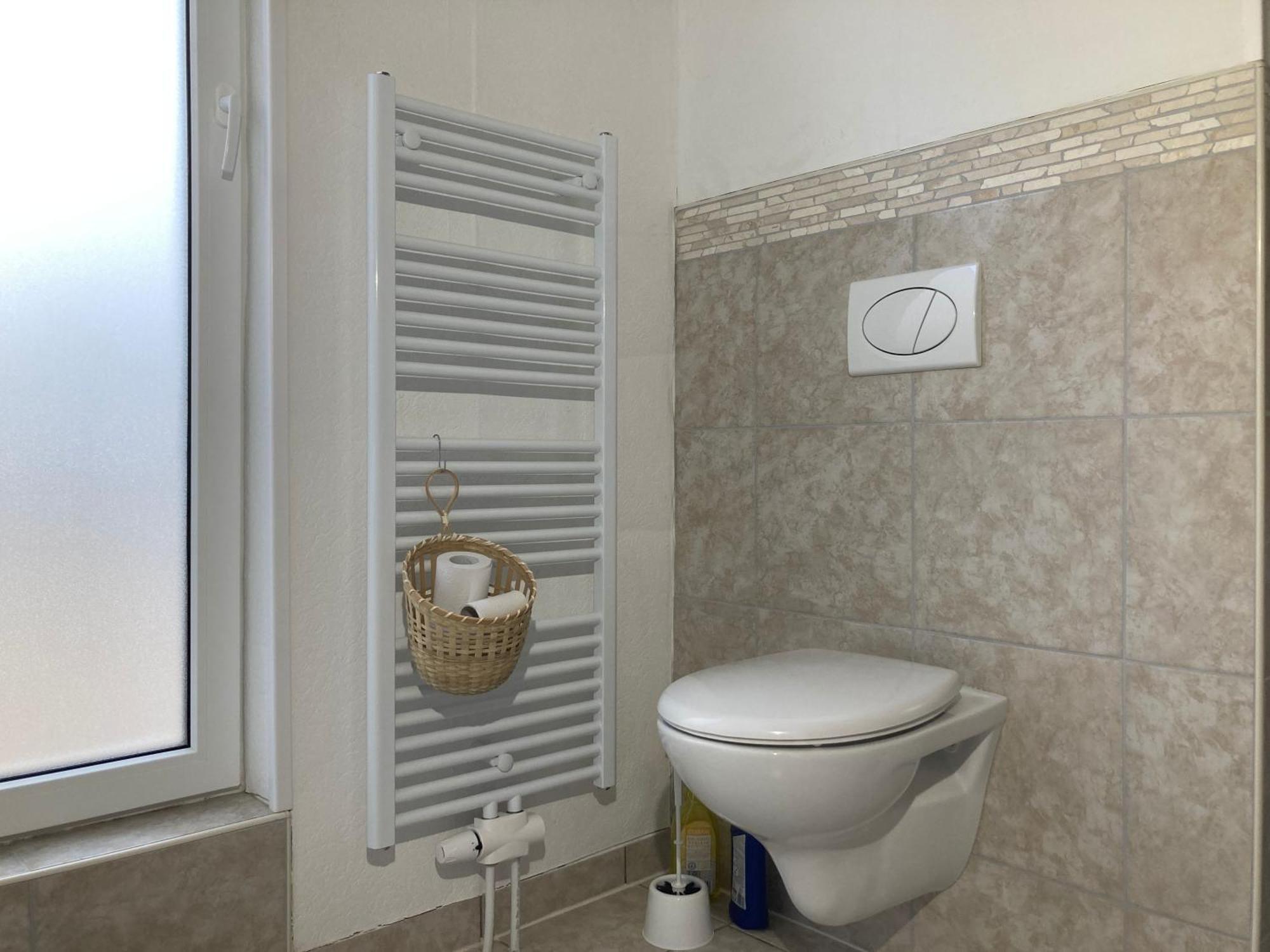 Haus Krabbe, Doppelzimmer 4, Fuer 1-2 Personen, Doppelbett, Ohne Kueche, Zentral Gelegen, Am Elbe-Weser-Radweg Mit Fahrradunterstellmoeglichkeit, Auch Fuer E-Bikes, Ideal Fuer Kurzaufenthalte, Smart-Tv 42 Zoll, Kostenfreier Parkplatz, Wremen Exteriér fotografie